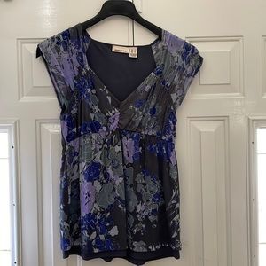 DKNY Jeans - Size small - purple, lilac, gray floral blouse